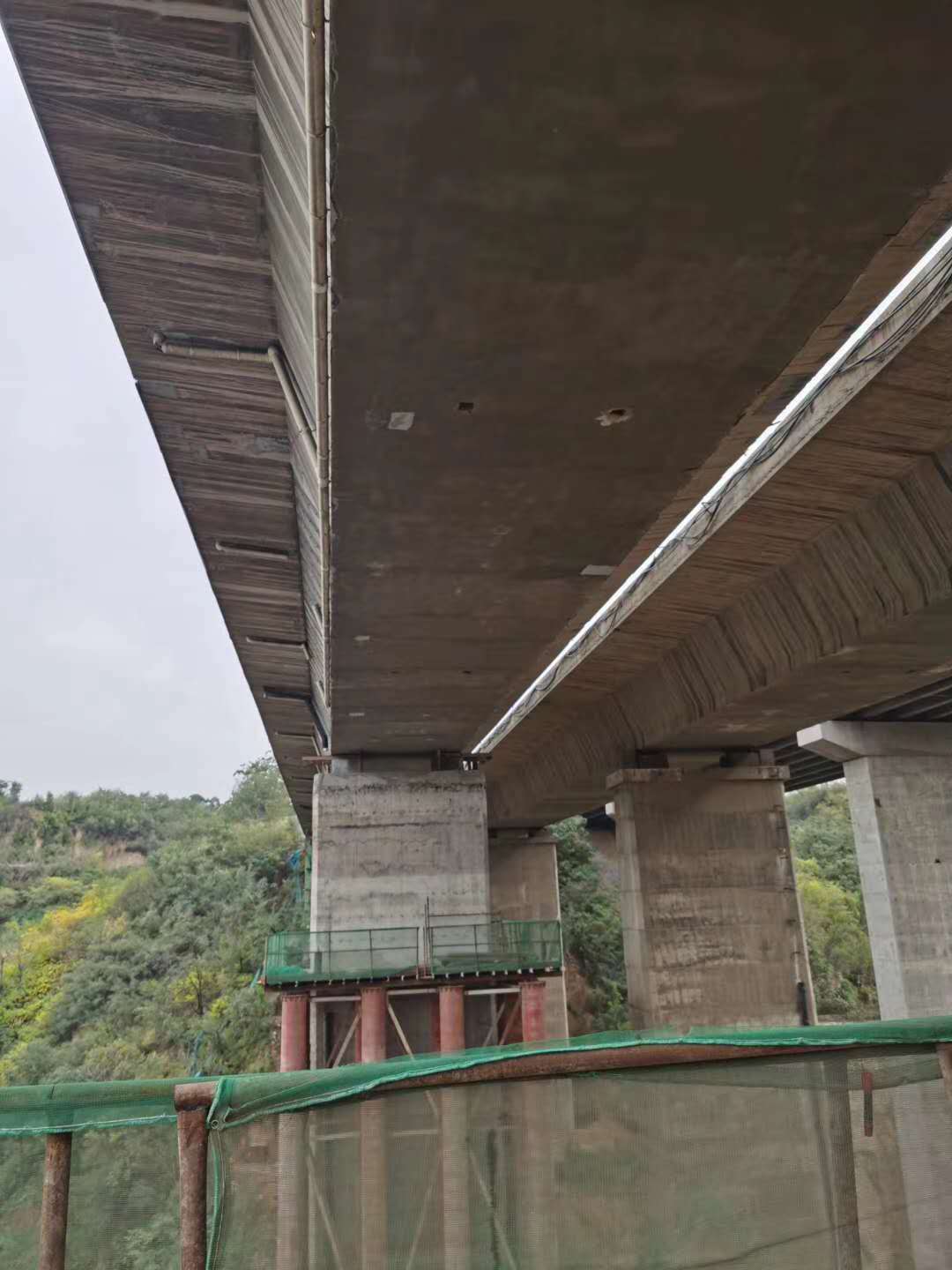 鹤岗桥梁加固前制定可行设计方案图并用对施工方法